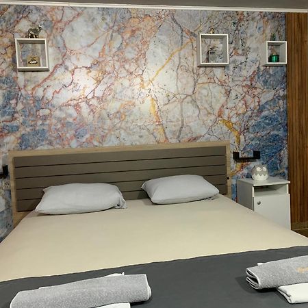 Apartman Daca Podgorica Buitenkant foto