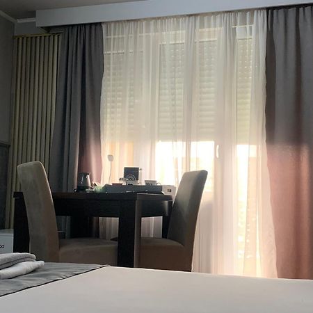 Apartman Daca Podgorica Buitenkant foto