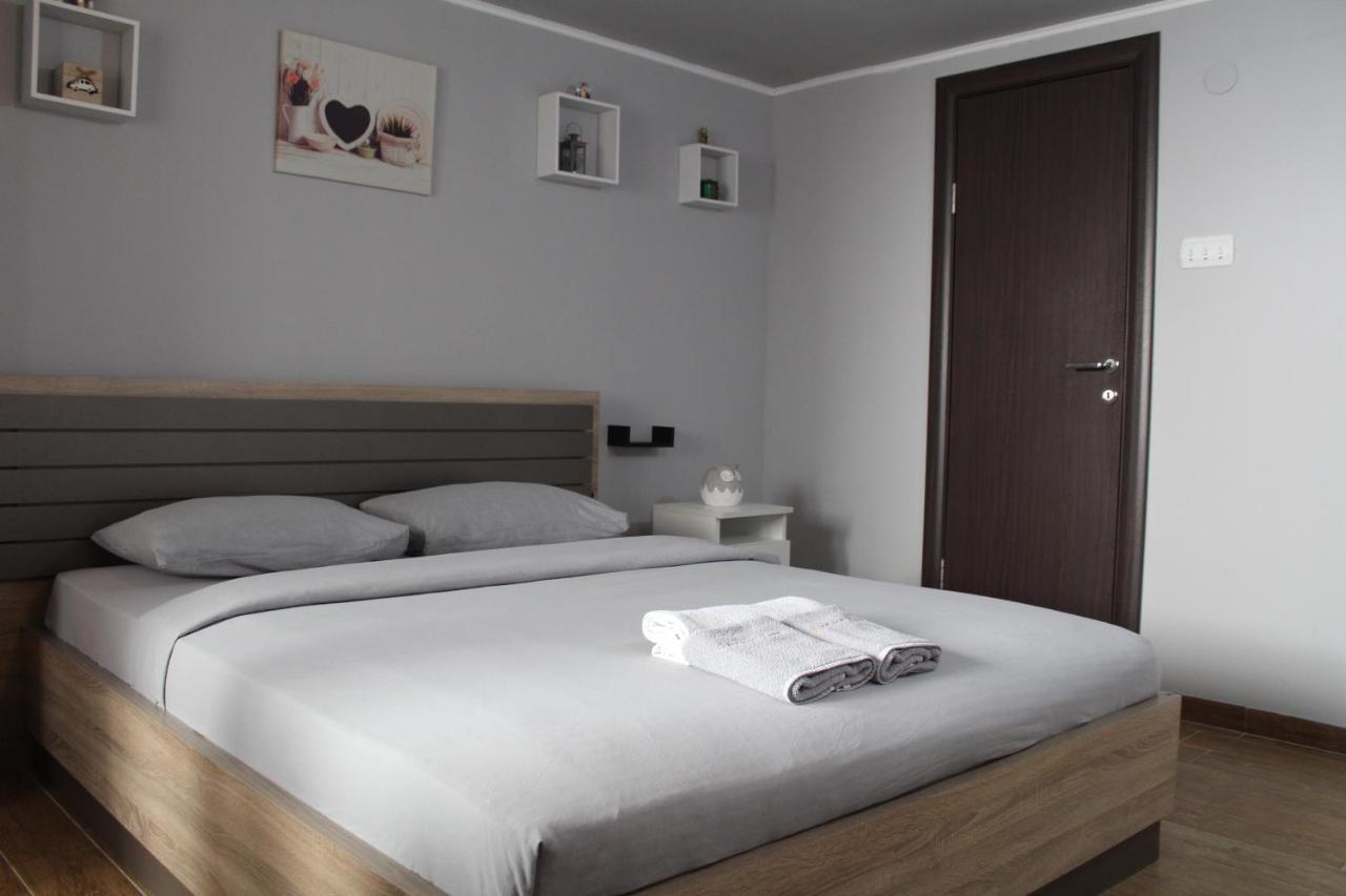 Apartman Daca Podgorica Buitenkant foto