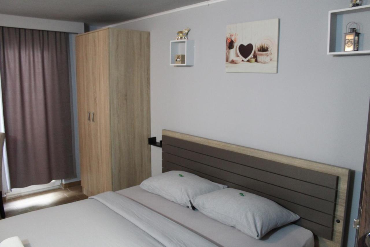 Apartman Daca Podgorica Buitenkant foto