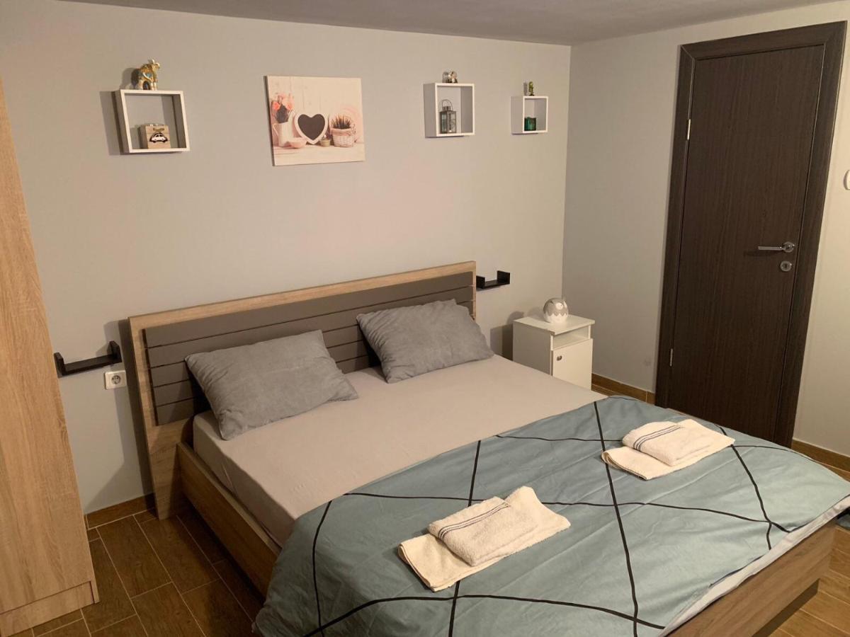 Apartman Daca Podgorica Buitenkant foto
